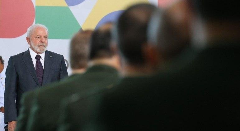 Lula em cerim&ocirc;nia de apresenta&ccedil;&atilde;o de oficiais-generais rec&eacute;m-promovidos nas For&ccedil;as Armadas