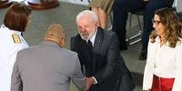 Lula recepciona primeira general negra da Marinha