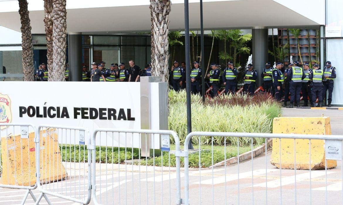 Al&eacute;m de Bolsonaro, a PF deve ouvir o tenente-coronel Mauro Cid, antigo ajudante de ordens do ex-presidente