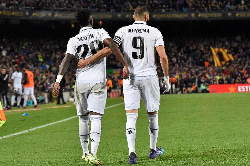 Vin&iacute;cius J&uacute;nior e Benzema comandaram vit&oacute;ria por 4 a 0 no Camp Nou