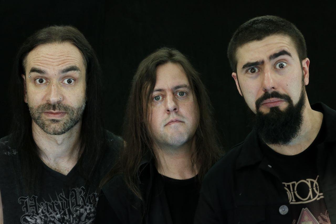 Banda Heavy Metal ga&uacute;cha Atomic Elephant, com Renato Osorio, Gustavo Strapazon e Thiago Caurio