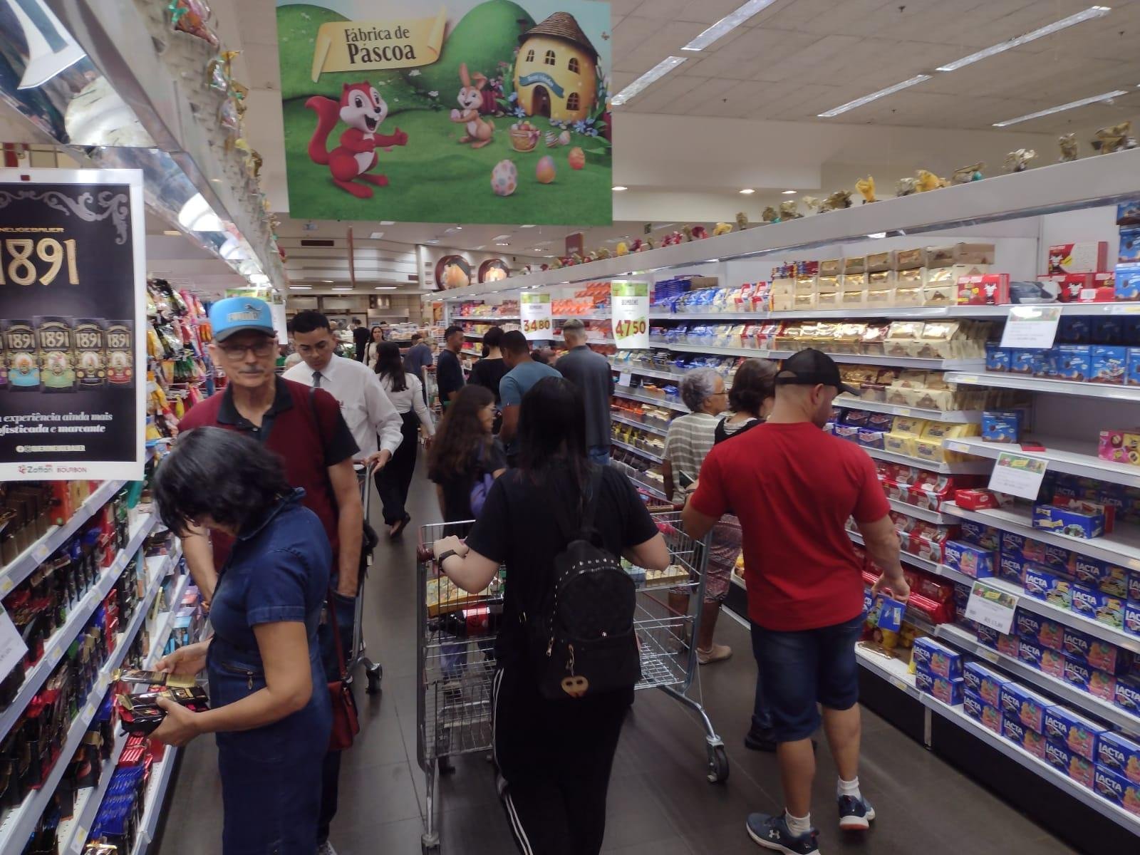 Muitos consumidores optaram por presentear as crian&ccedil;as com caixas de bombons
