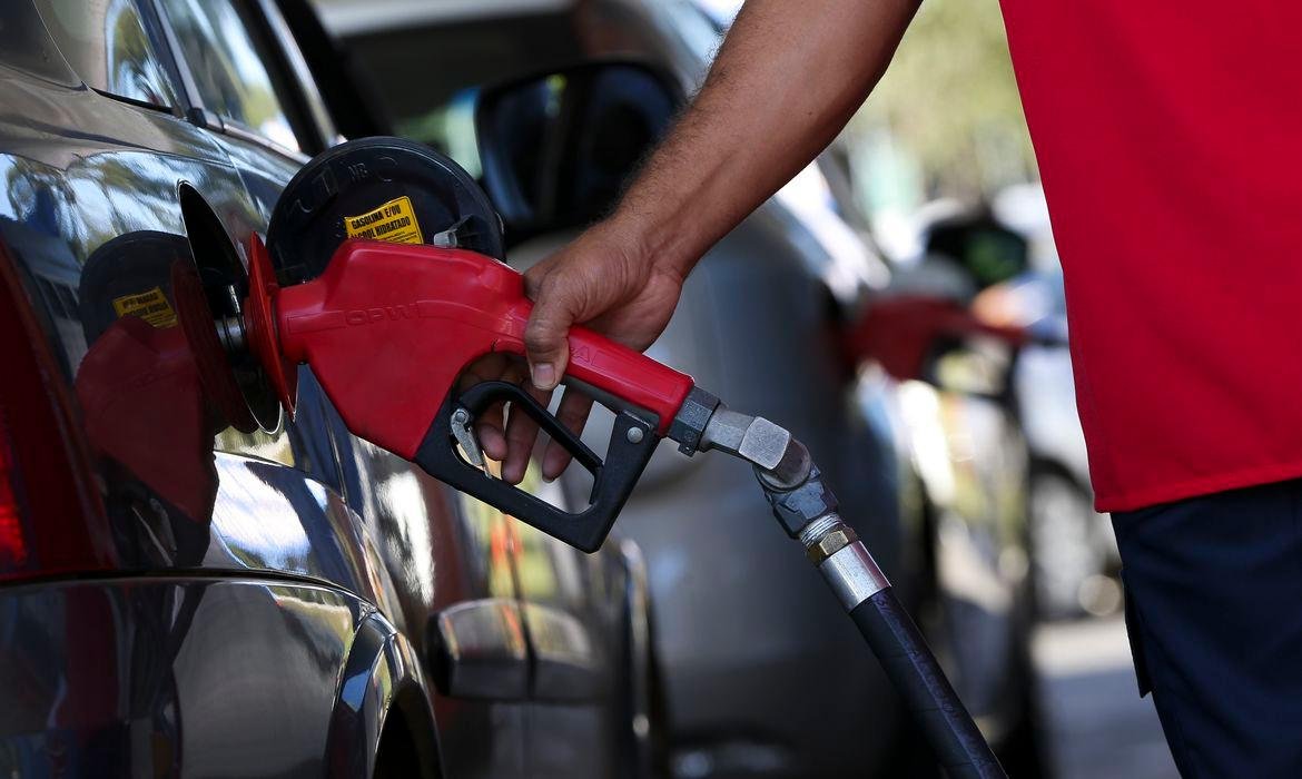 Decis&otilde;es v&atilde;o ampliar arrecada&ccedil;&atilde;o do ICMS por litro da gasolina no RS