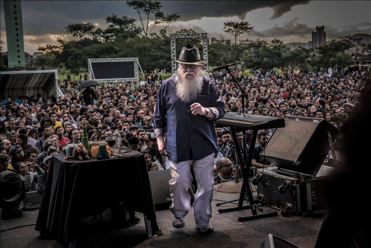 Hermeto Pascoal far&aacute; show no s&aacute;bado, dia 15 de abril