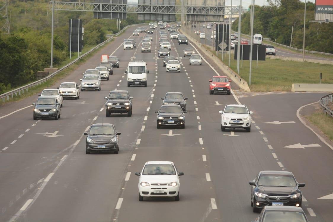 Retorno do Litoral Norte pela BR 290, a freeway, come&ccedil;ou a ficar complicado a partir das 17h, com diversos pontos de lentid&atilde;o e tr&acirc;nsito parado