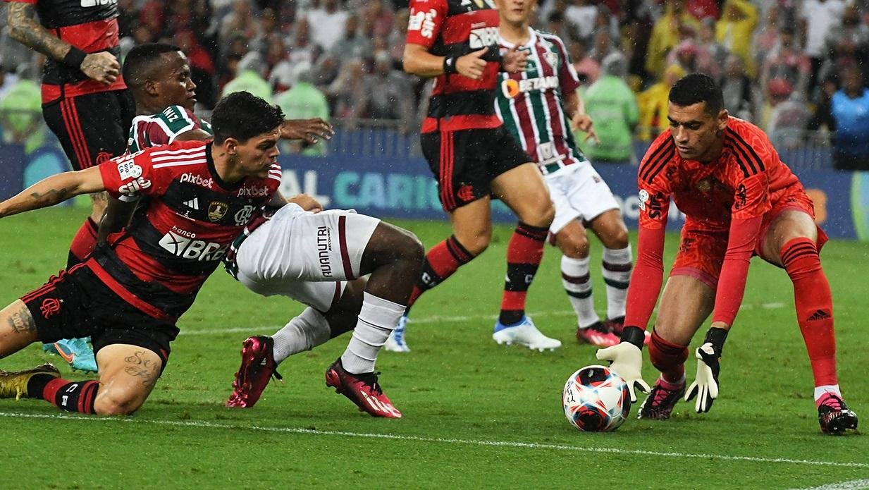 Rubro-negro n&atilde;o teve resposta para o rival