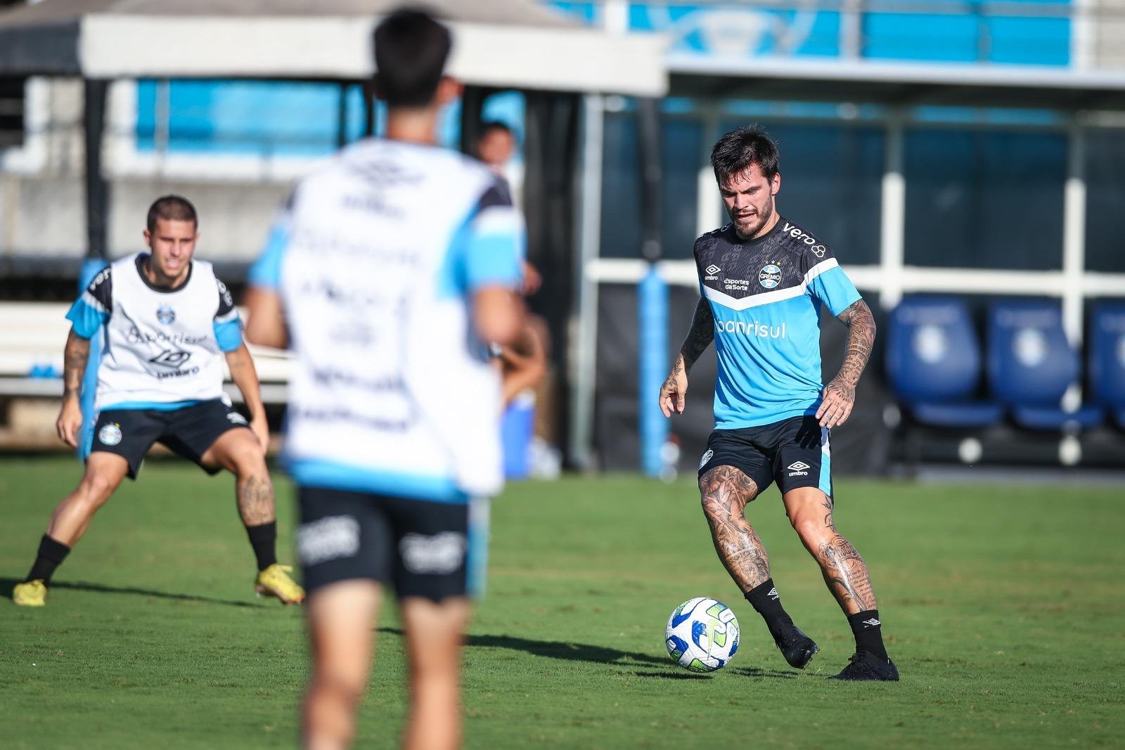 Nathan em treino desta segunda-feira, no CT Presidente Luiz Carvalho