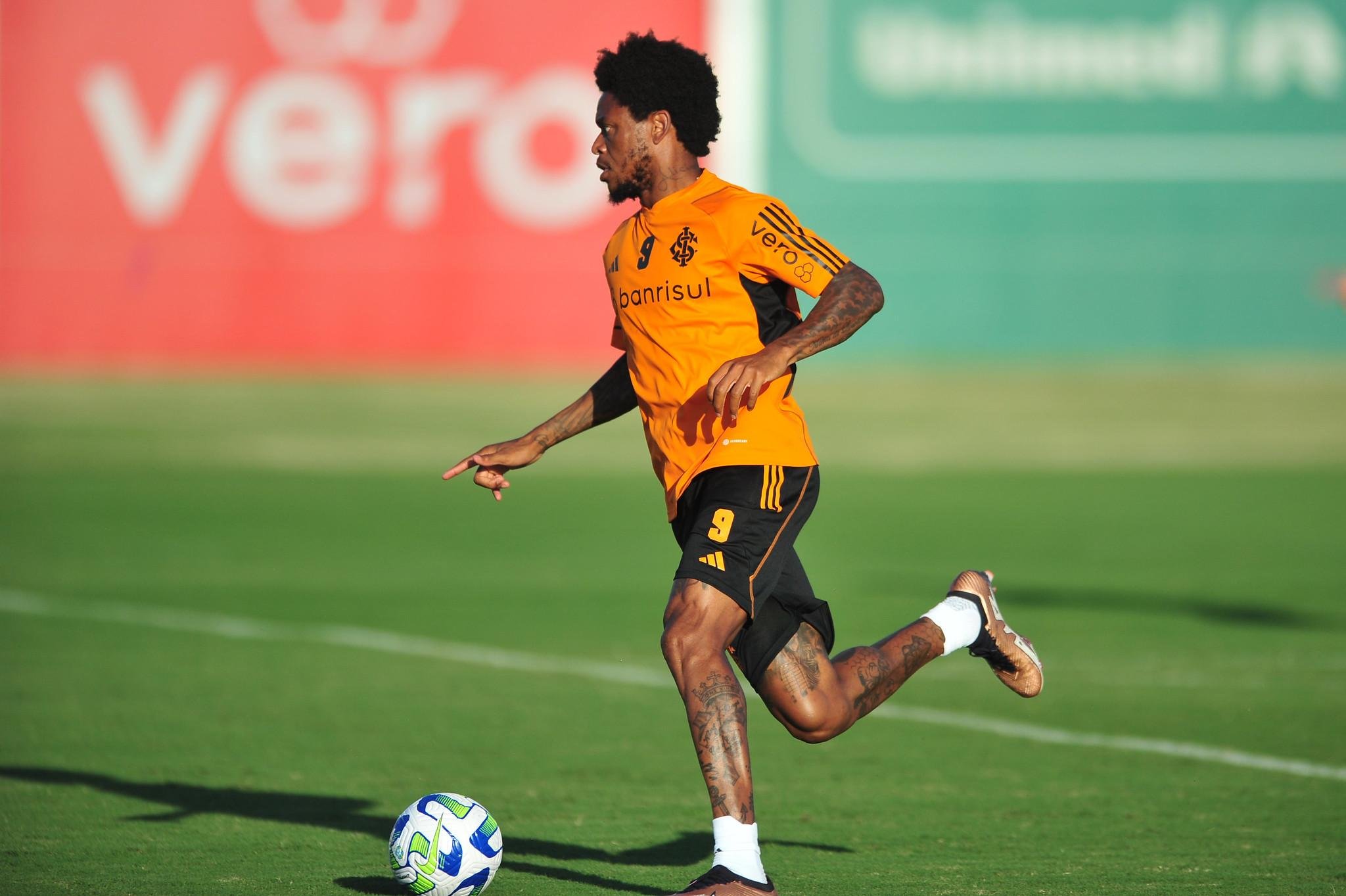Luiz Adriano &eacute; a esperan&ccedil;a de gols contra os alagoanos