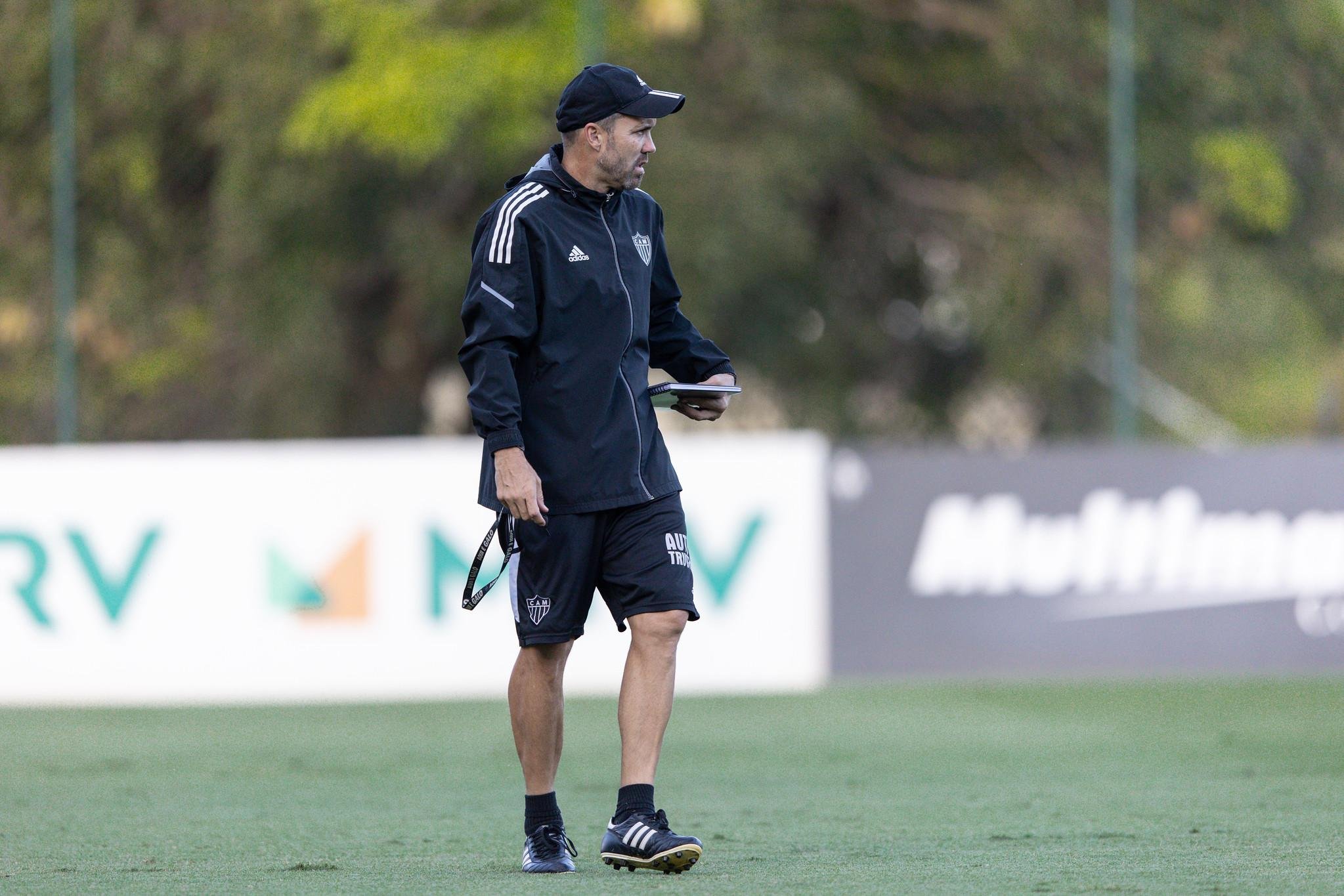 Coudet segue no comando do Atl&eacute;tico-MG