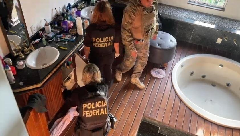 Cerca de 250 agentes cumpriram 82 ordens judiciais e bloqueio de 43 contas banc&aacute;rias