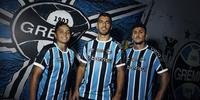 Grêmio lança nova camisa para 2023