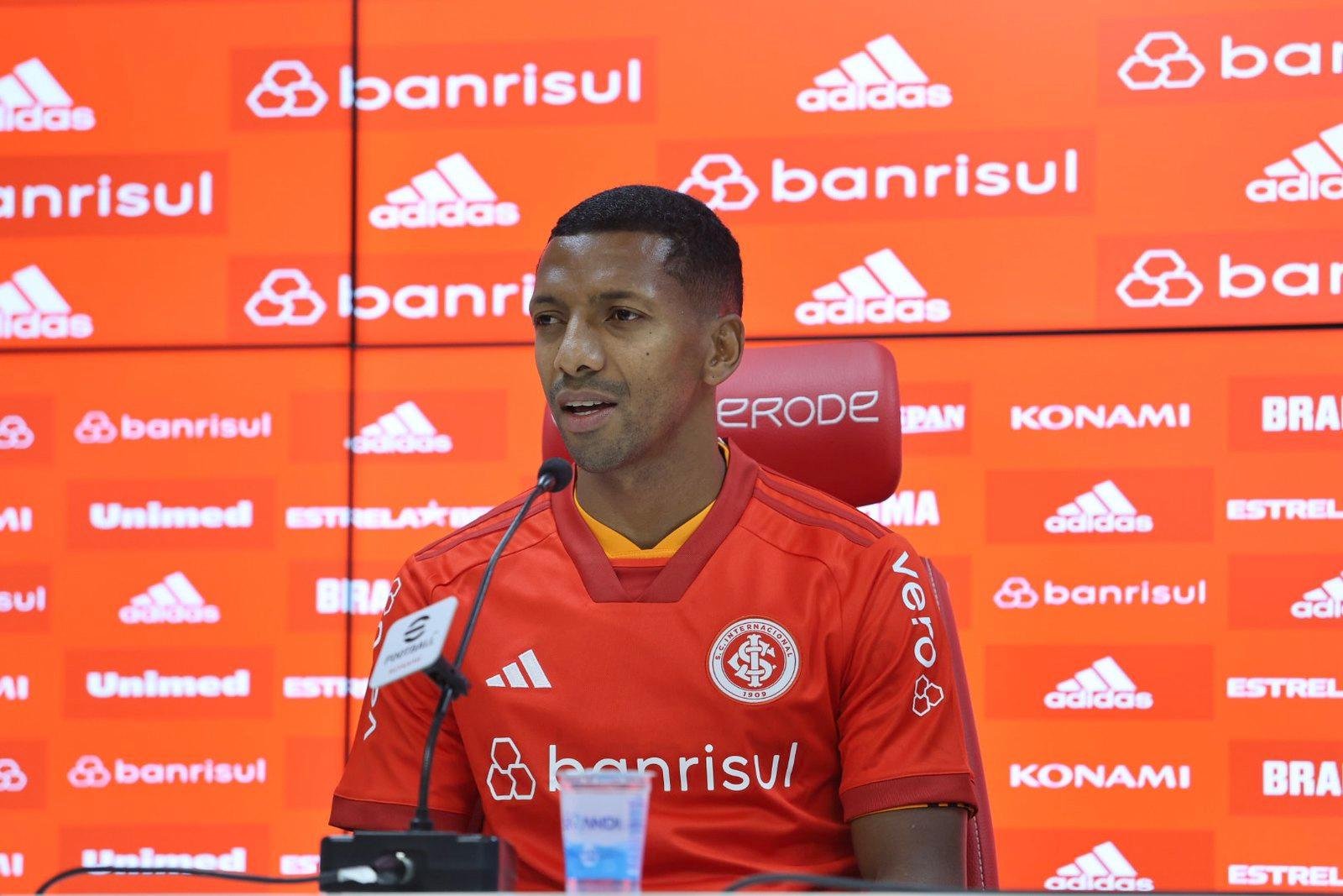 Jean Dias vai vestir a camisa 38 no Beira-Rio