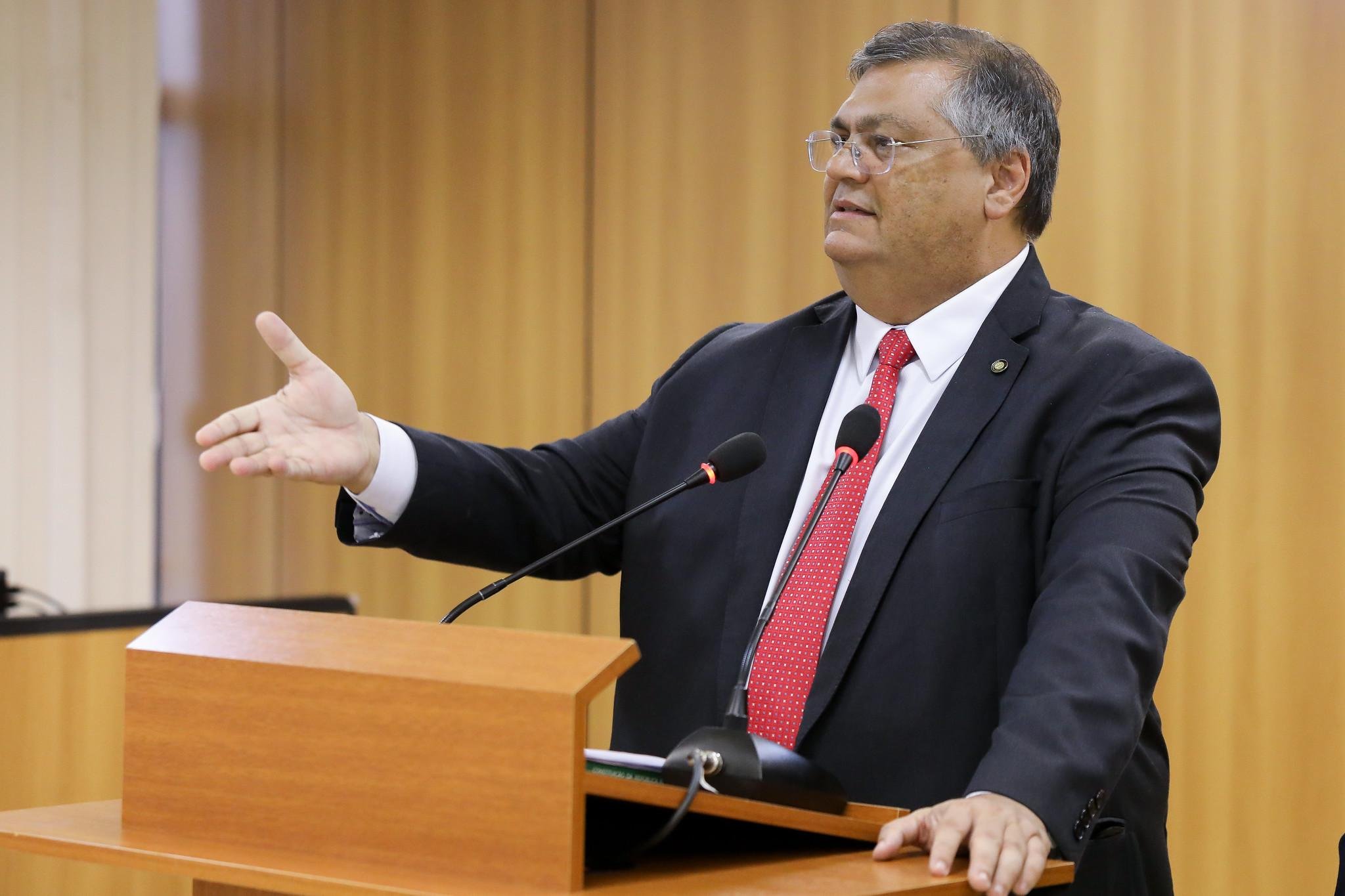 Ministro da Justi&ccedil;a e Seguran&ccedil;a P&uacute;blica, Fl&aacute;vio Dino, durante coletiva de an&uacute;ncio de medidas contra viol&ecirc;ncia nas escolas.
