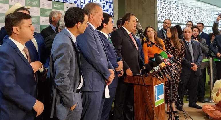 Grupo, anunciado nesta ter&ccedil;a-feira, &eacute; o maior da C&acirc;mara dos Deputados, com nove partidos e 175 parlamentares