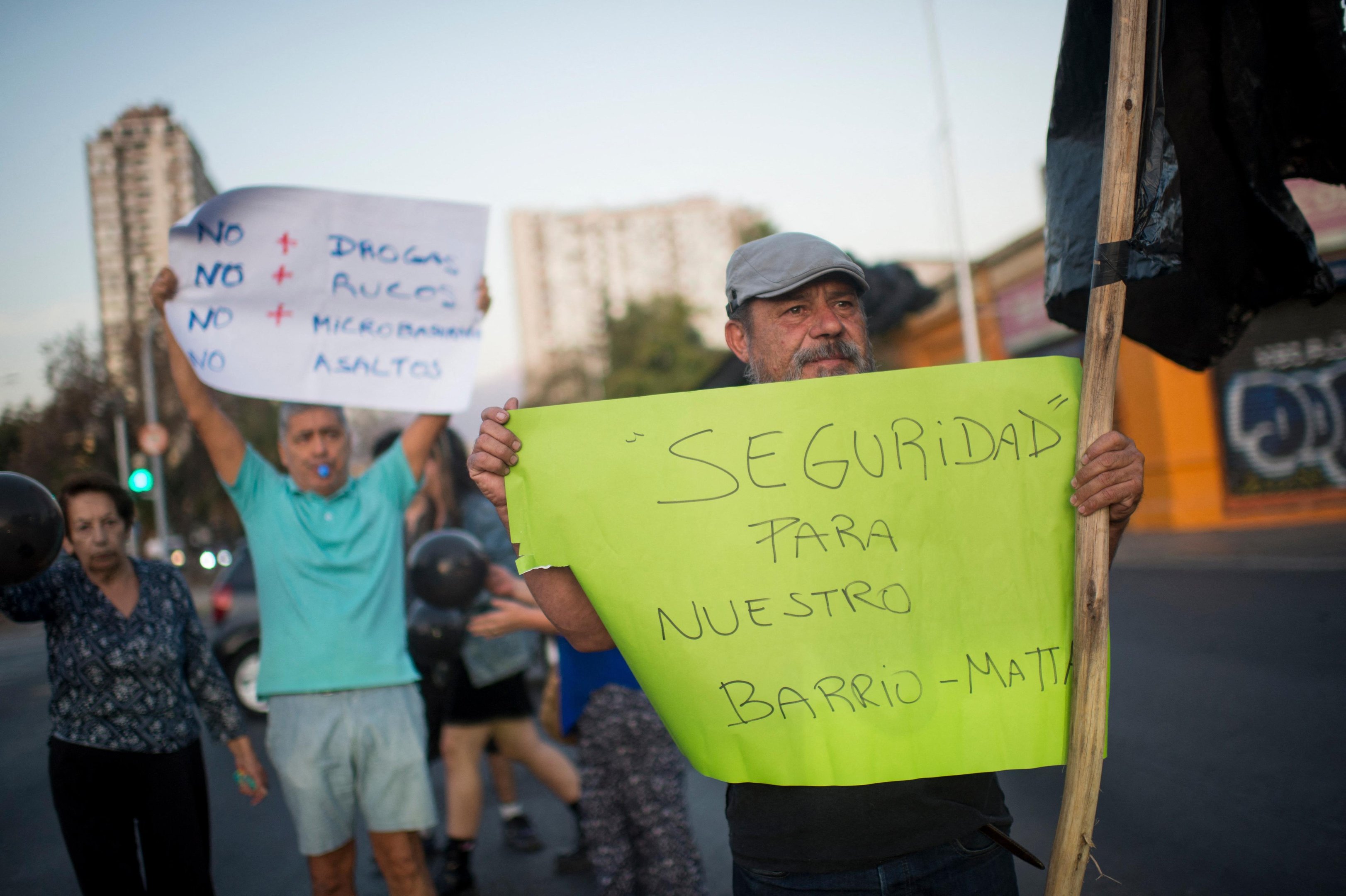 Popula&ccedil;&atilde;o foi as ruas de Santiago pedir por mais seguran&ccedil;a.