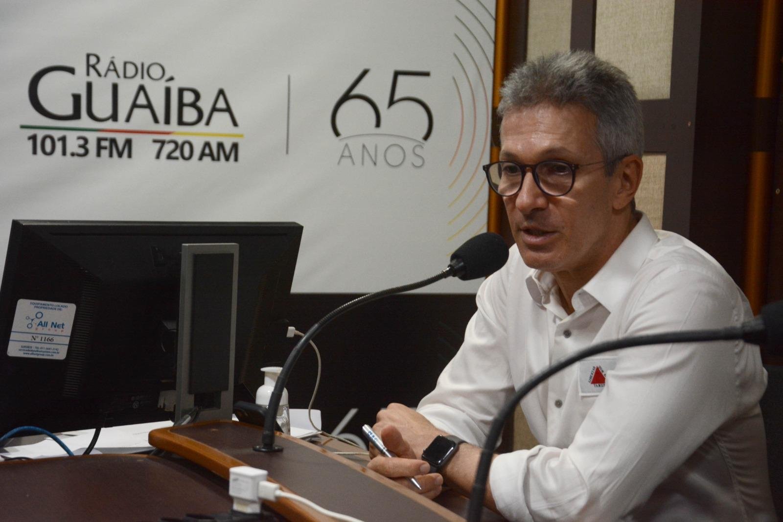 Romeu Zema esteve na R&aacute;dio Gua&iacute;ba antes de participar de painel com Eduardo Leite