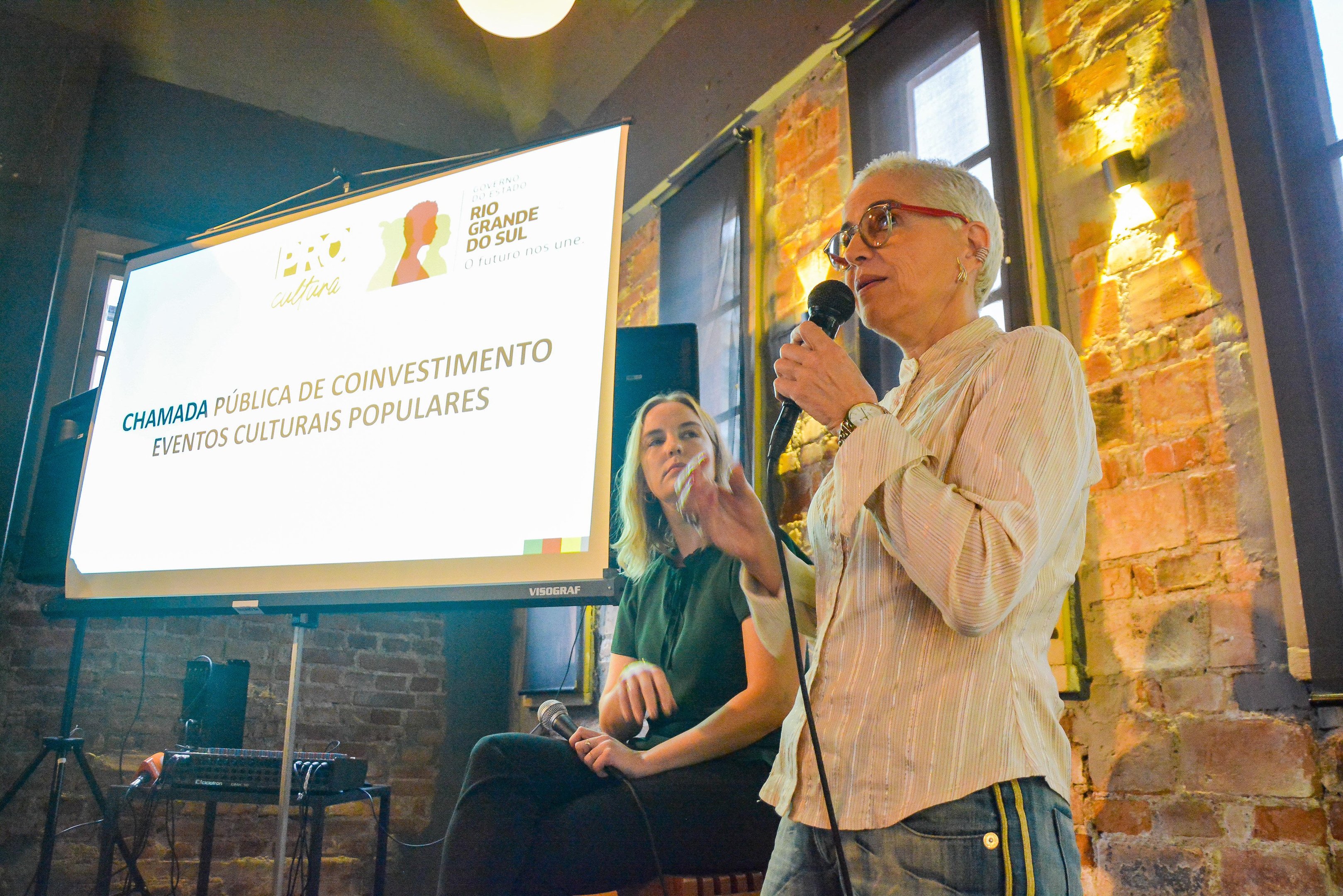 A secret&aacute;ria de Estado da Cultura, Beatriz Araujo, em lan&ccedil;amento do edital