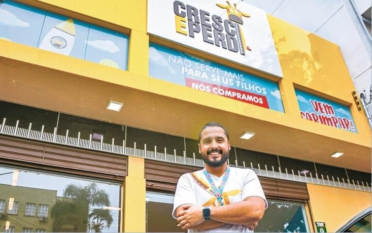 Julio Venezuela est&aacute; &agrave; frente da Cresci e Perdi