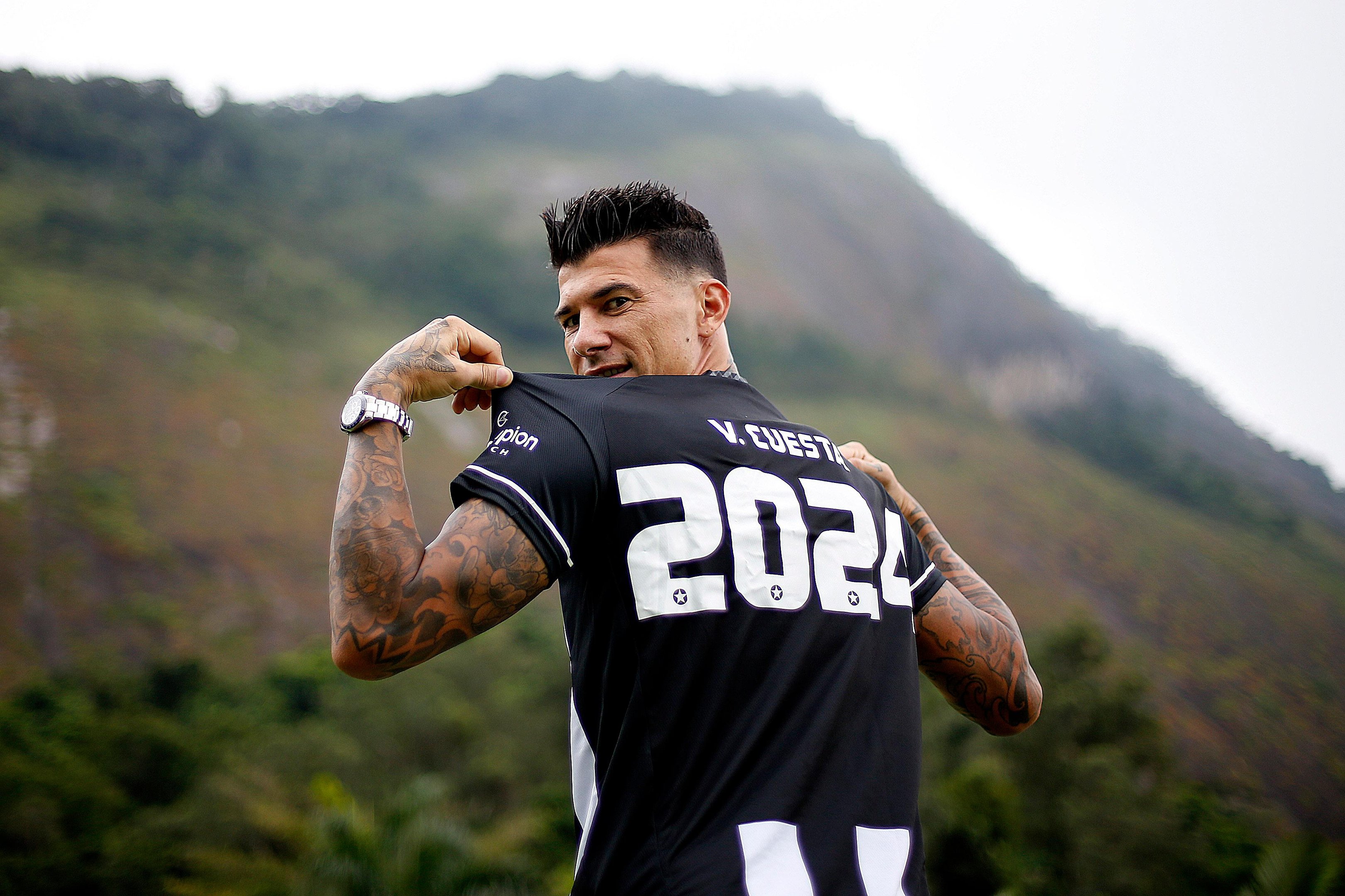Cuesta vibra renova&ccedil;&atilde;o com Botafogo
