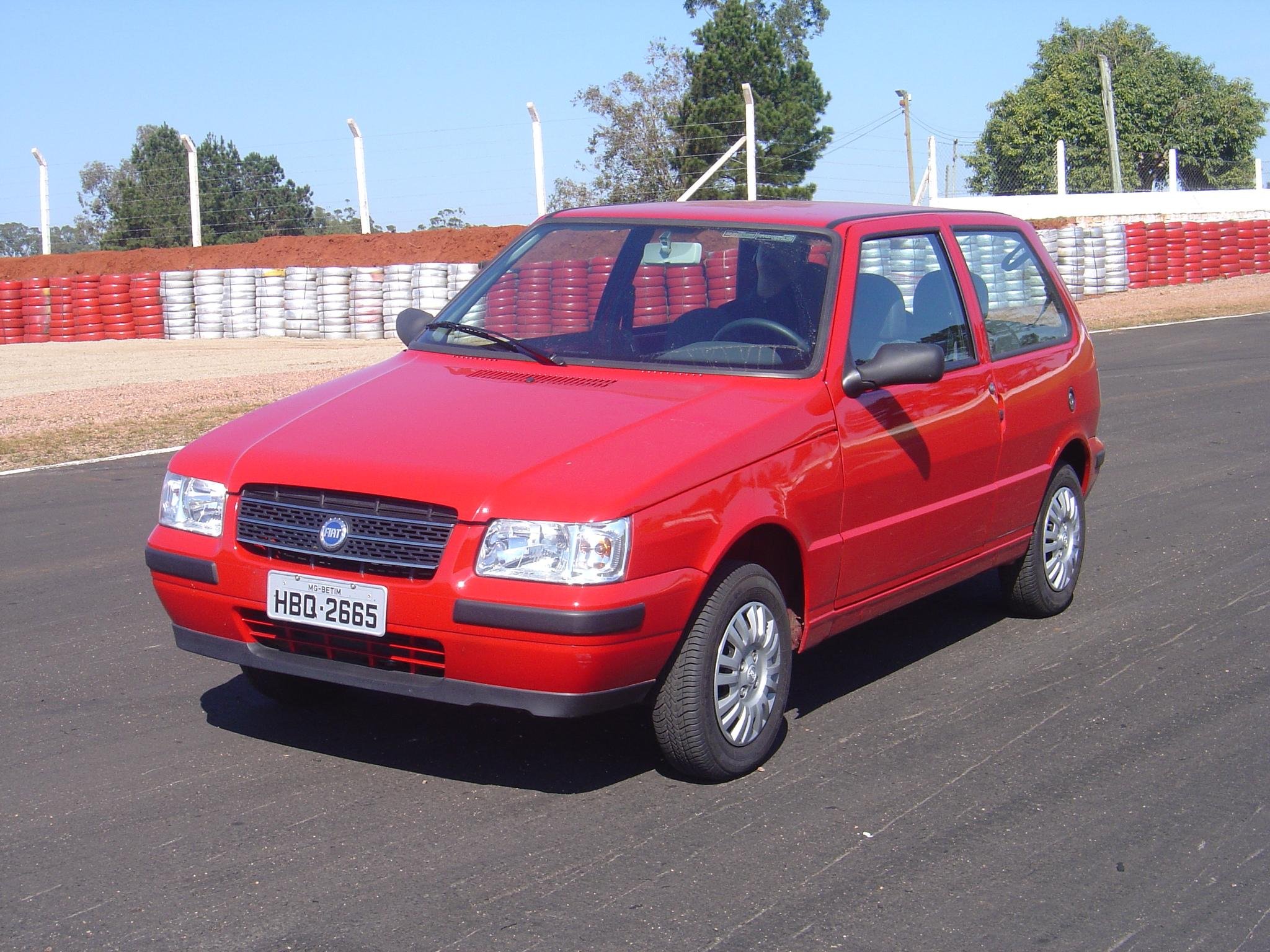 Fiat Mille virou sin&ocirc;nimo do carro acess&iacute;vel