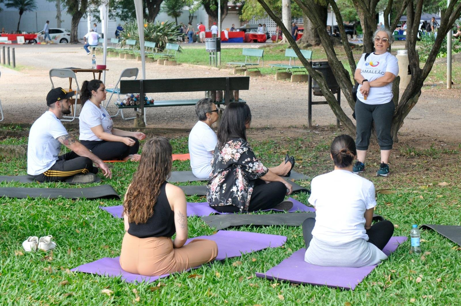 Yoga e medita&ccedil;&atilde;o fazem parte da programa&ccedil;&atilde;o da a&ccedil;&atilde;o alusiva ao Abril Branco