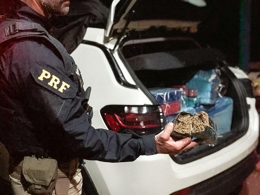 Droga apreendida &eacute; avaliada em R$ 650 mil, segundo Pol&iacute;cia Rodovi&aacute;ria Federal (PRF)