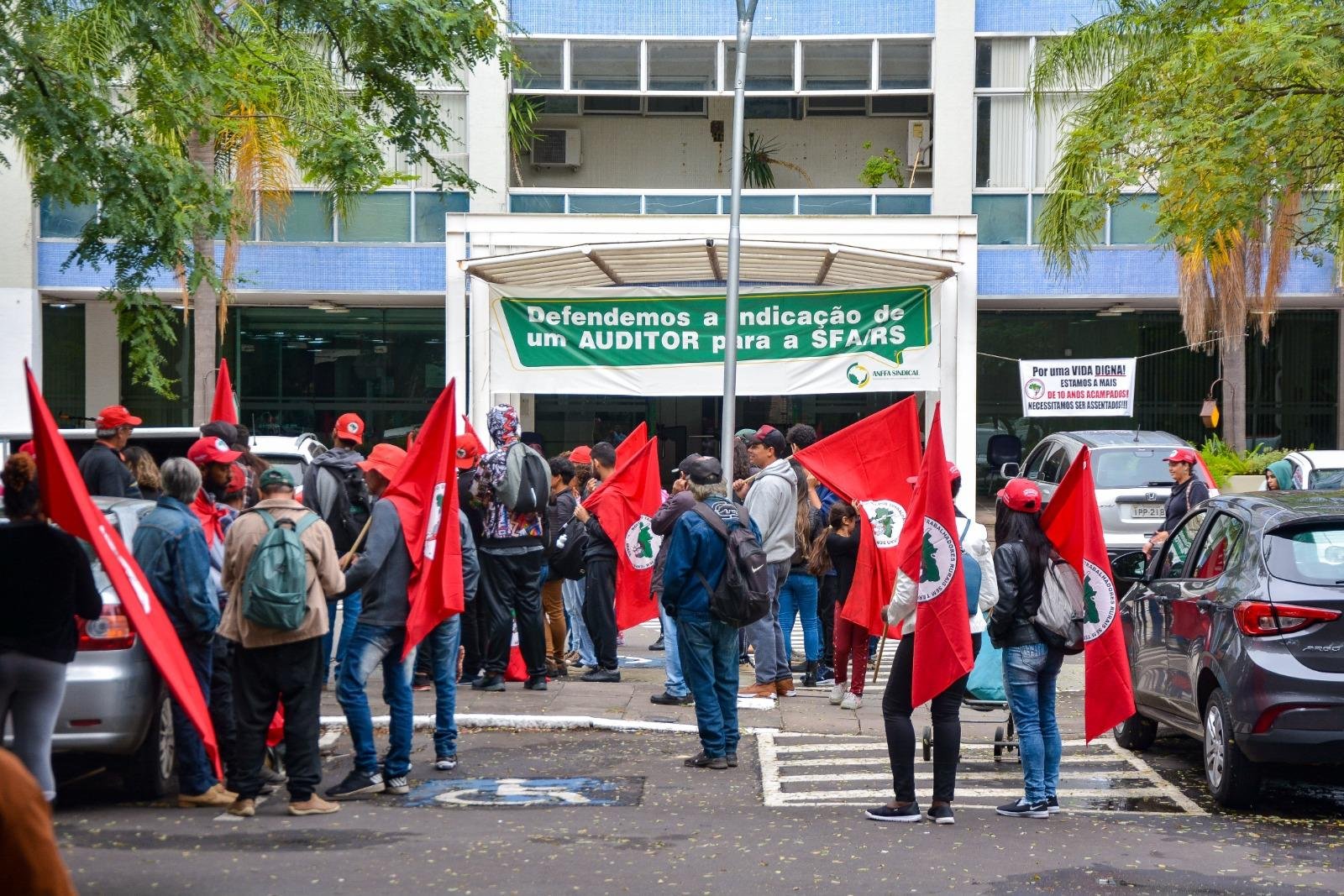 Vig&iacute;lia integra o Abril Vermelho, considerado m&ecirc;s de lutas do movimento