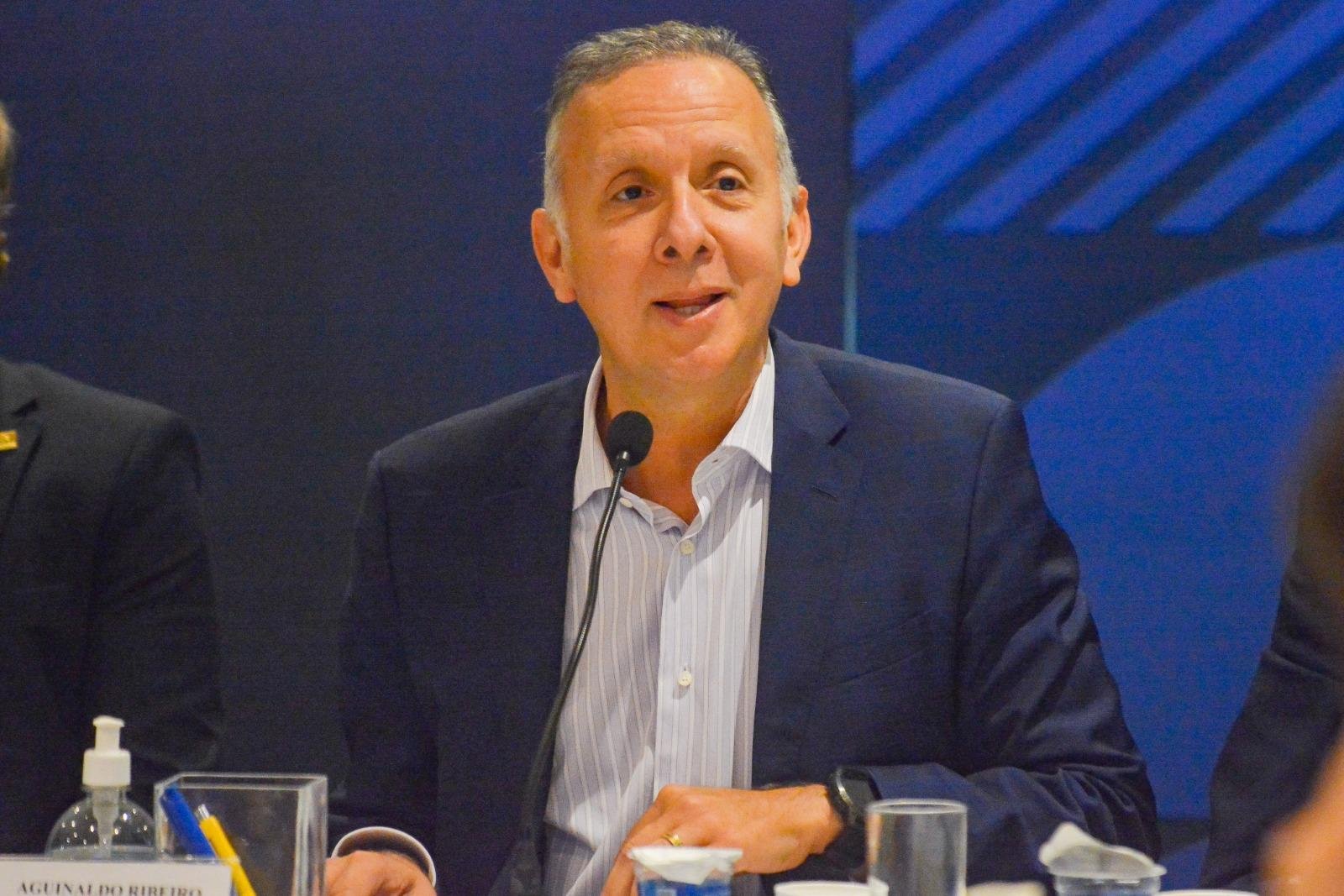 Ribeiro participou de reuni&atilde;o-almo&ccedil;o do T&aacute; na Mesa especial, da Federasul, na Capital