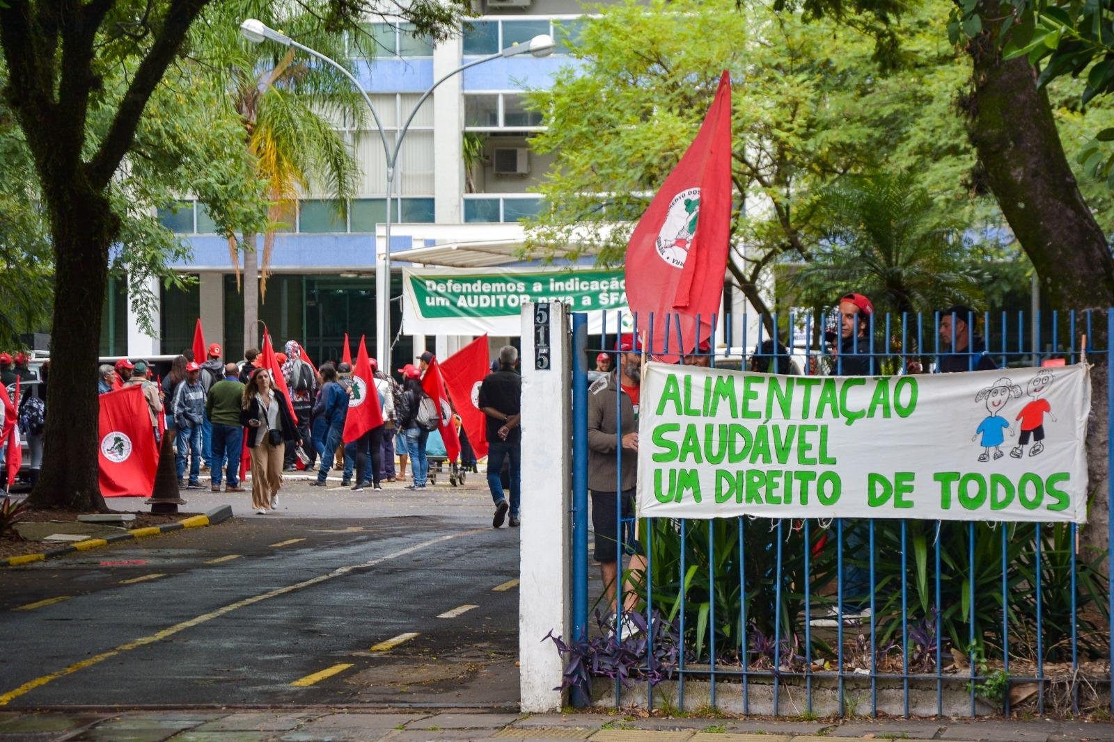 Grupo alegou falta de "a&ccedil;&atilde;o concreta" ap&oacute;s reuni&atilde;o com o superintendente substituto do Incra e representantes do governo estadual