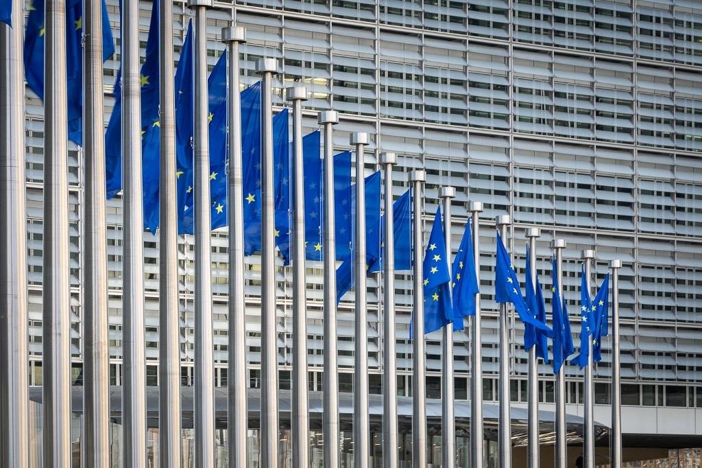 Comiss&atilde;o Europeia quer proteger a economia do impacto de eventuais fal&ecirc;ncias de institui&ccedil;&otilde;es banc&aacute;rias