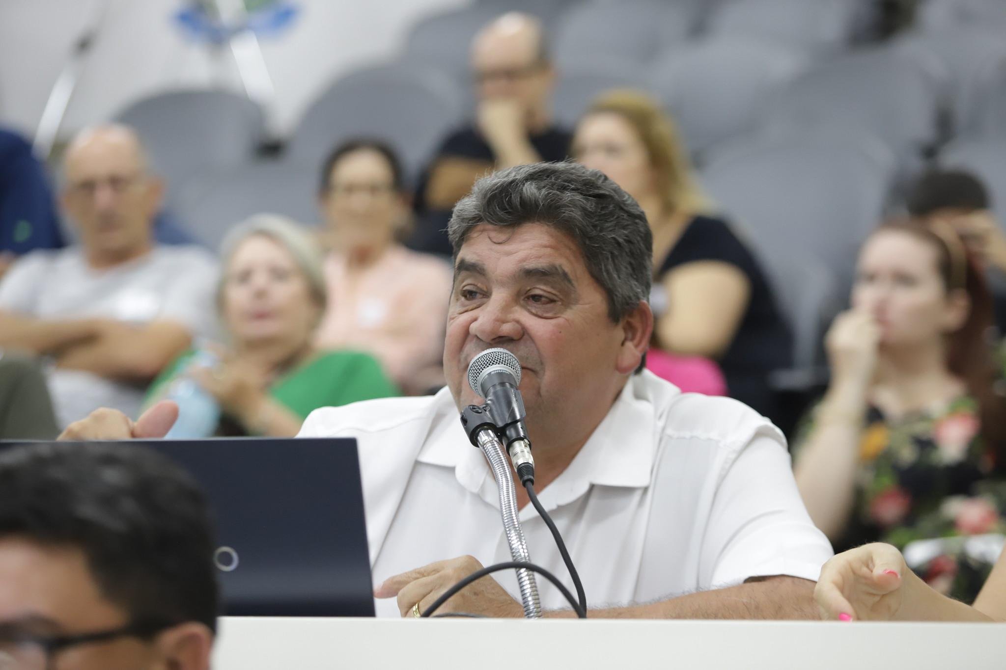 Vereador Ito Luciano em atividade na C&acirc;mara de Vereadores de Novo Hamburgo.