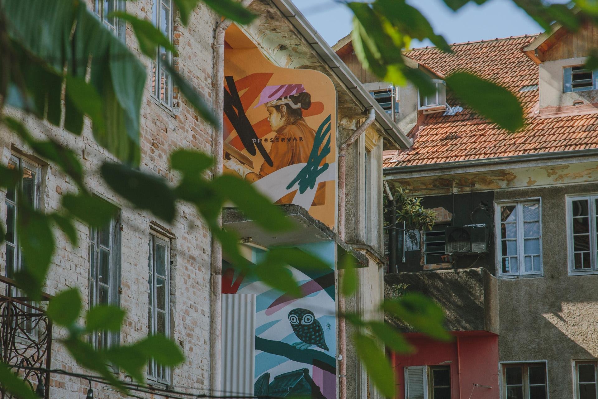 O programa Canteiro Vivo, promovido pelo Vila Flores, realiza a&ccedil;&otilde;es l&uacute;dicas e atividades de sensibiliza&ccedil;&atilde;o, que conectam as pessoas ao patrim&ocirc;nio. Arte de Kelvin Koubik