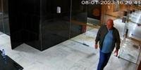 Gonçalves Dias pediu demissão na semana passada após serem divulgadas as primeiras imagens suas andando pelos corredores do palácio