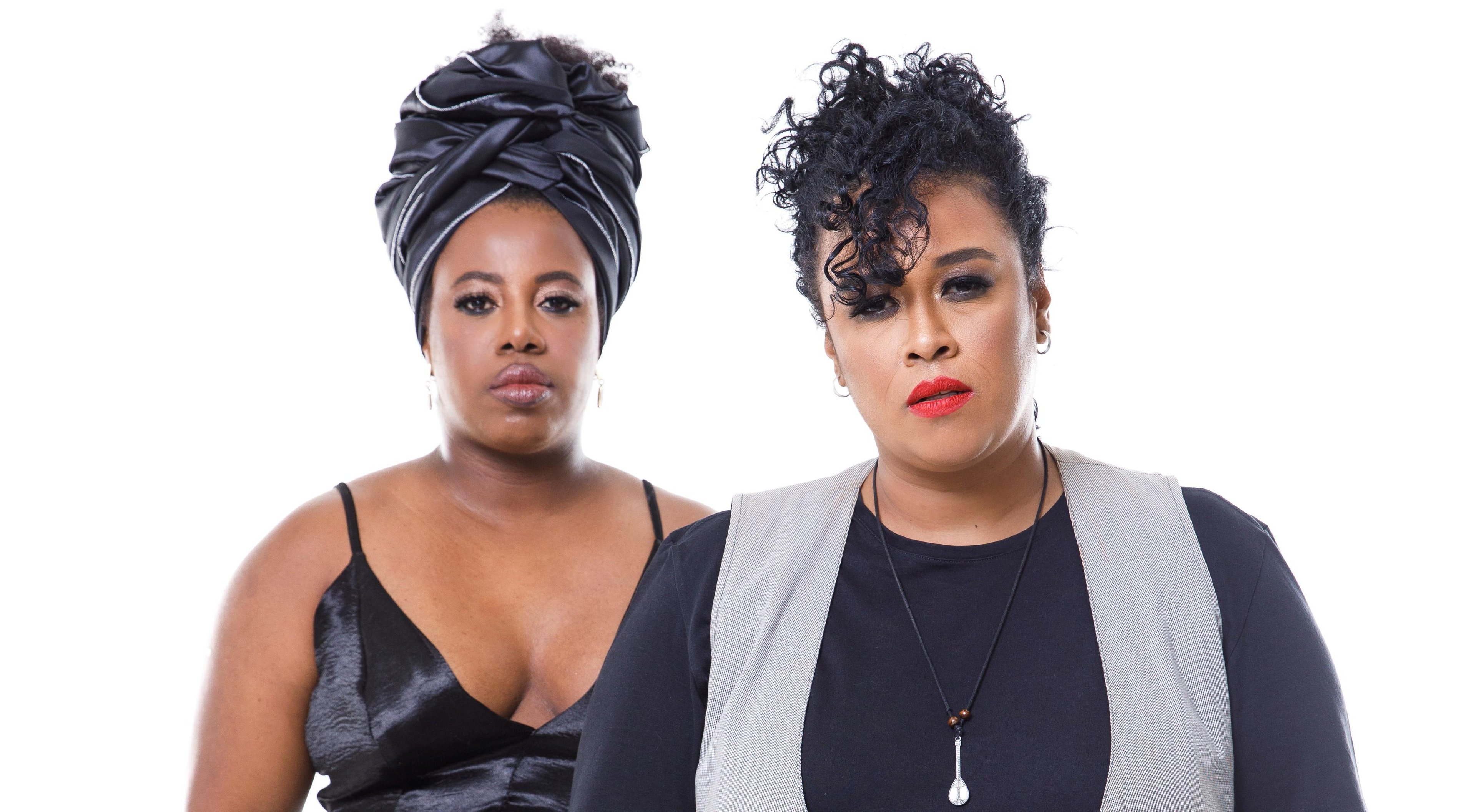 Grupo &eacute; formado pela cantoras e instrumentistas Dejeane Arru&eacute;e e Graziela Pires