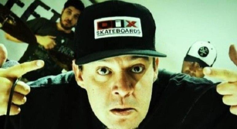 Reges Bolo, da banda O Surto, morreu aos 52 anos
