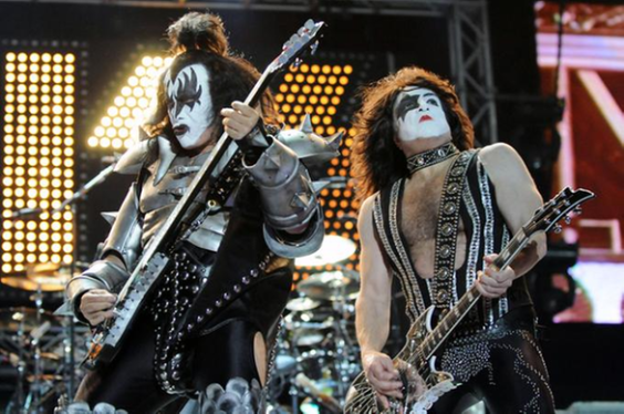 Banda de rock americana Kiss encerra sua passagem da Kiss End of the Road World Tour com show em Florian&oacute;polis (SC)