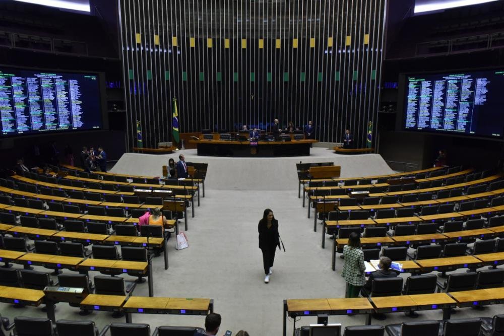 Projeto de lei 2.630/2020 est&aacute; em tramita&ccedil;&atilde;o no Congresso Nacional h&aacute; tr&ecirc;s anos e j&aacute; foi aprovado pelo Senado