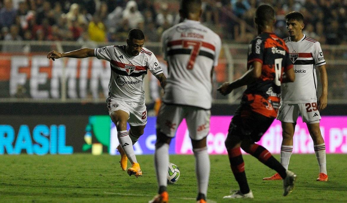 Tricolor Paulista segue adiante ap&oacute;s confronto