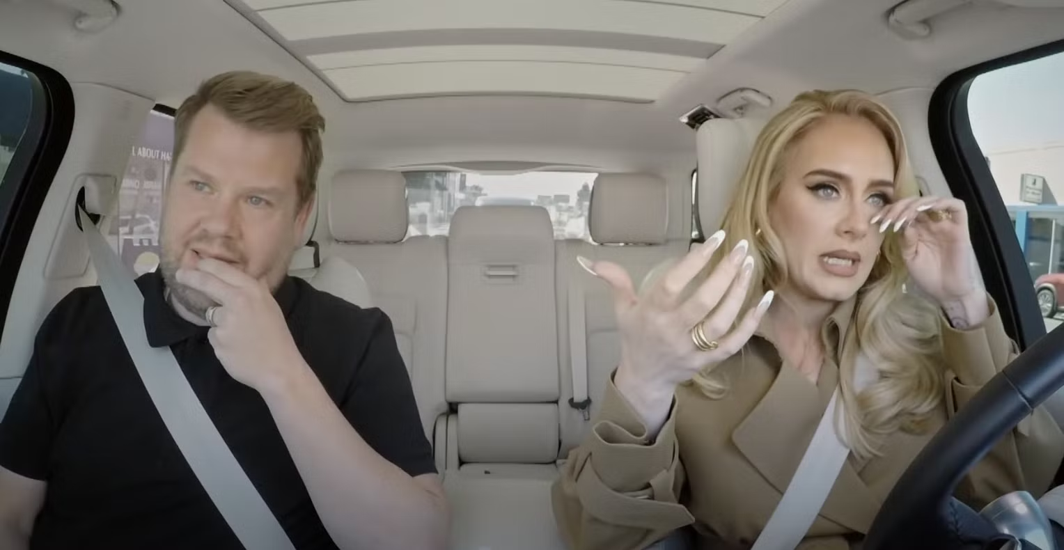 Adele revelou que o apresentador e a esposa, Julia Carey, foram importantes para ajud&aacute;-la a encarar o processo de div&oacute;rcio com o produtor Simon Konecki