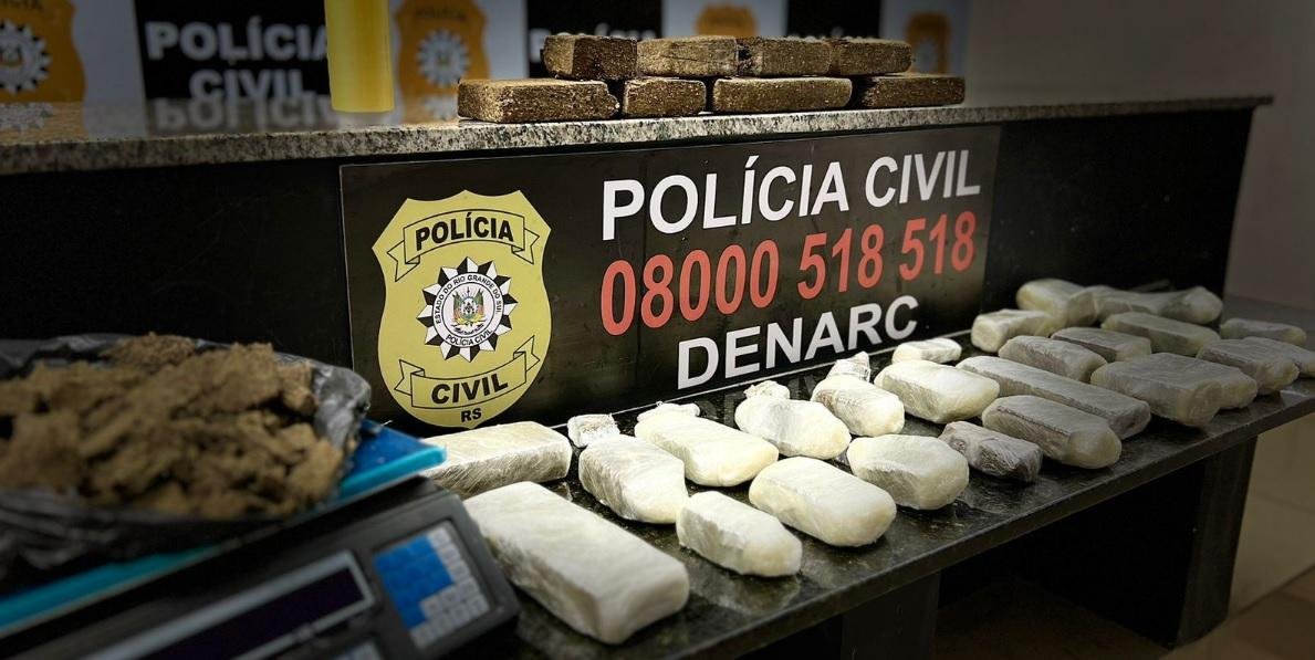 Um c&uacute;mplice do criminoso escapou do flagrante