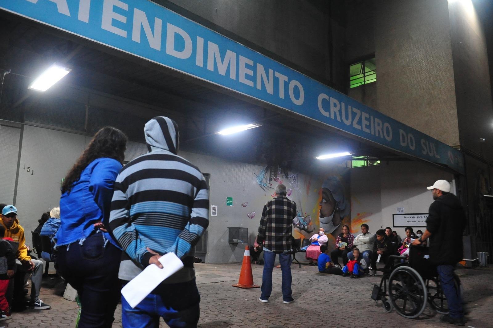 A reclama&ccedil;&atilde;o na fila de espera era sobre a demora no atendimento e a falta de comunica&ccedil;&atilde;o.