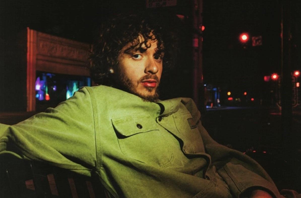 Jack Harlow conta com seis indica&ccedil;&otilde;es ao Grammy Award, quase 30 certifica&ccedil;&otilde;es de platina pela RIAA e mais de 10 bilh&otilde;es de streams