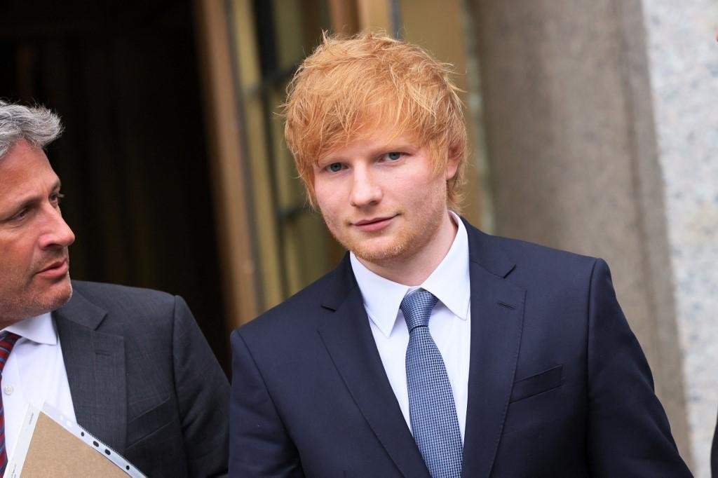 Ed Sheeran na sa&iacute;da do julgamento