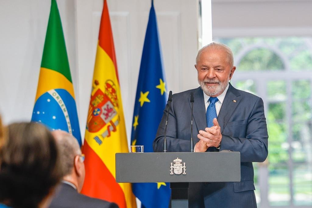 Presidente Lula esteve reunido com o l&iacute;der espanhol Pedro S&aacute;nchez