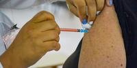 Imunizante atualizado da Pfizer será oferecido em 33 unidades de saúde a partir desta sexta-feira