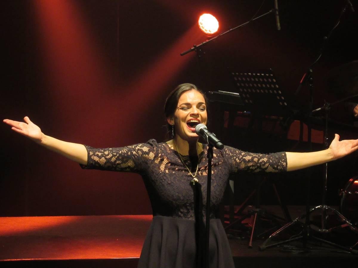 Musical franc&ecirc;s com Anne Carrere, nesta quinta, no Teatro do Bourbon Country
