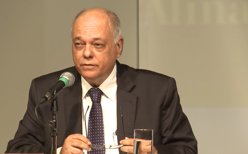 Cavaliere escreveu "Fonologia e Morfologia na Gram&aacute;tica Cient&iacute;fica Brasileira"