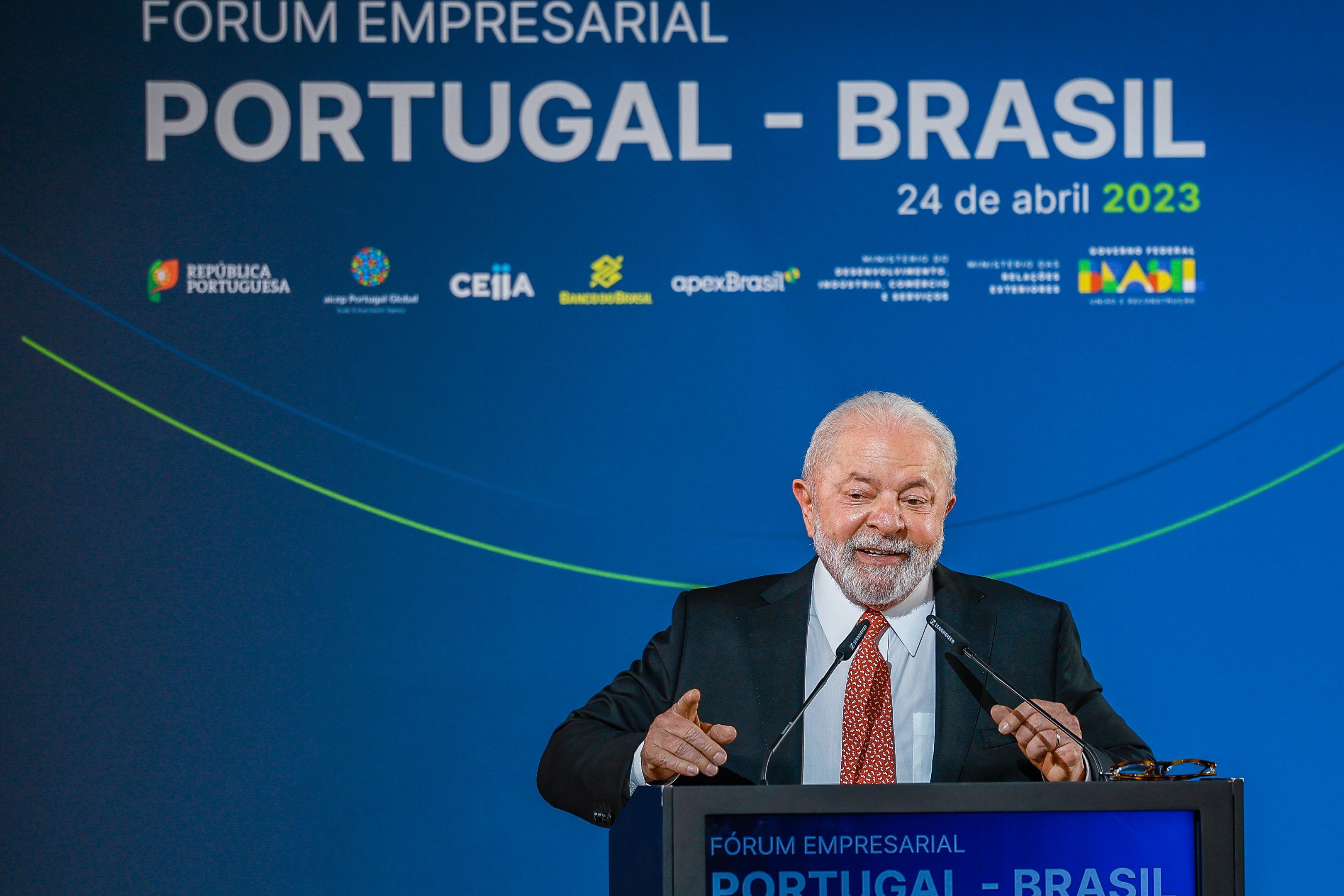 Presidente voltou a falar, nesta sexta-feira (28), que cidad&atilde;os t&ecirc;m que ir nas casas dos parlamentares
