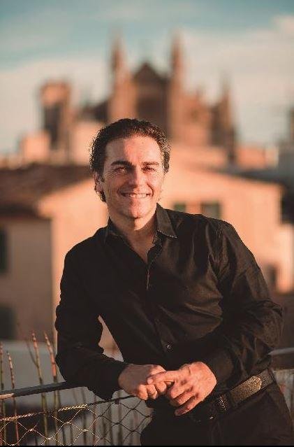 A reg&ecirc;ncia &eacute; do espanhol Jos&eacute; Mar&iacute;a Moreno