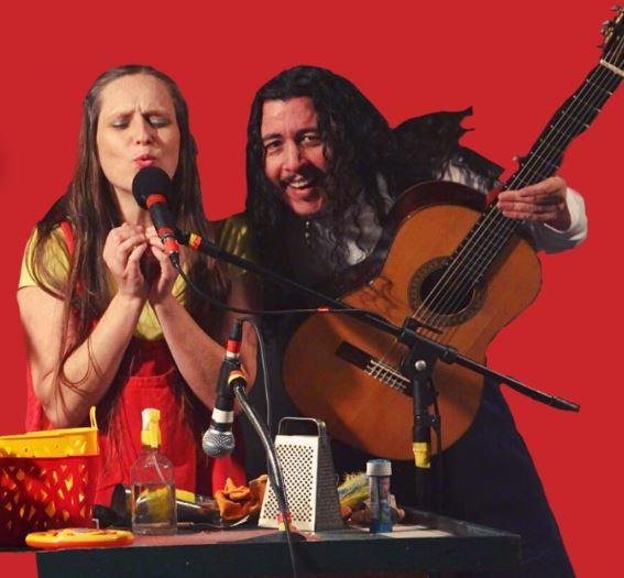 Pe&ccedil;a teatral 'A Fam&iacute;lia Sujo' tem apresenta&ccedil;&atilde;o na tarde deste s&aacute;bado